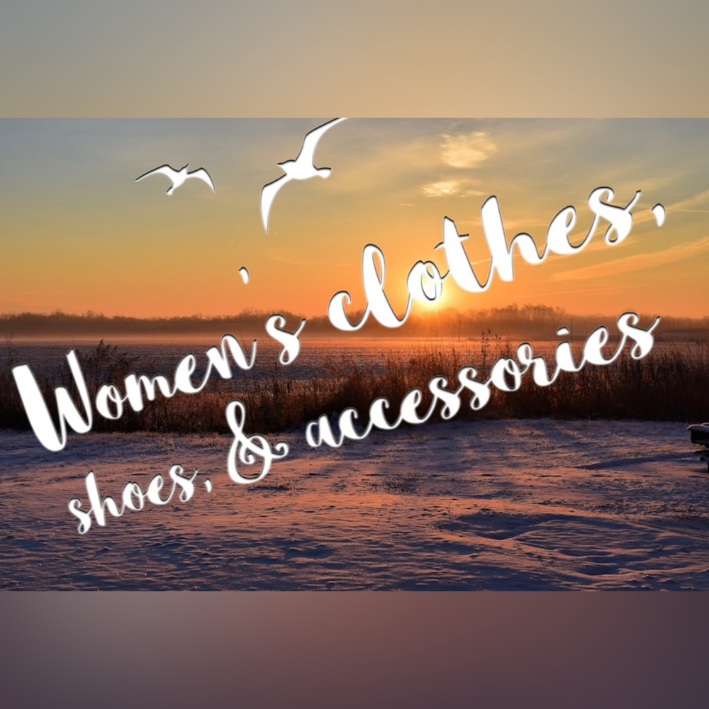 Women's clothes, lots of sizes.  💕✌🏻️